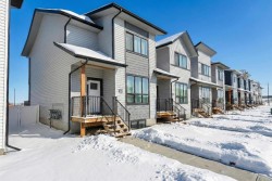 25 Inglis Crescent  Sylvan Lake, AB T4S 0V3