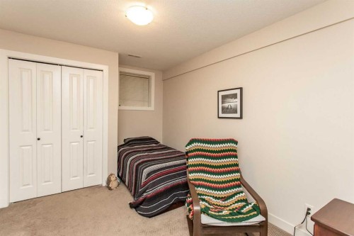 5422 49 Avenue, Lacombe, AB - Indoor Photo Showing Bedroom