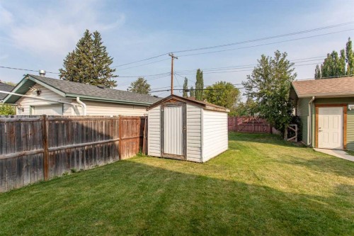 5422 49 Avenue, Lacombe, AB - Outdoor