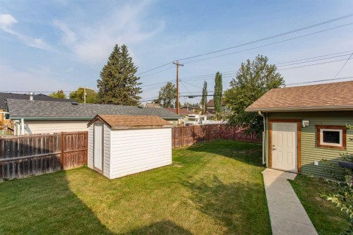 5422 49 Avenue, Lacombe, AB - Outdoor