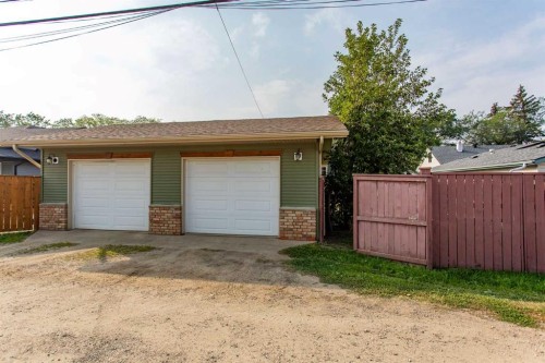 5422 49 Avenue, Lacombe, AB - Outdoor