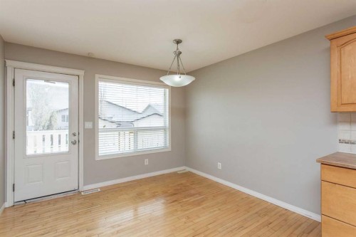 210 Lindsay Avenue, Red Deer, AB - Indoor