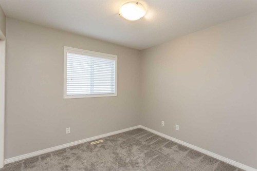 210 Lindsay Avenue, Red Deer, AB - Indoor Photo Showing Other Room