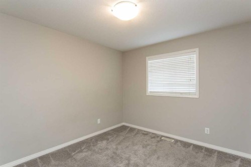 210 Lindsay Avenue, Red Deer, AB - Indoor Photo Showing Other Room