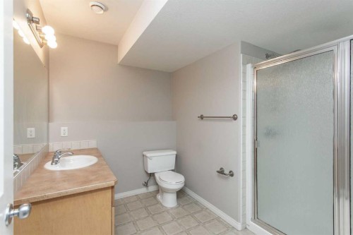 210 Lindsay Avenue, Red Deer, AB - Indoor Photo Showing Bathroom