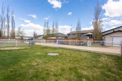 210 Lindsay Avenue, Red Deer, AB - Outdoor