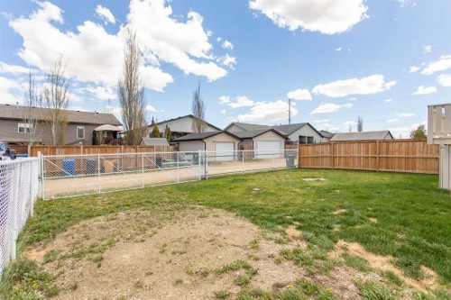 210 Lindsay Avenue, Red Deer, AB - Outdoor