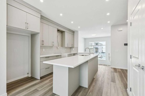 335 Herron Landing Ne, Calgary, AB - Indoor Photo Showing Kitchen