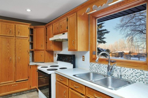 Rr 270, Rural Red Deer County, AB - Indoor Photo Showing Kitchen With Double Sink