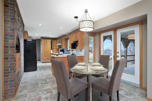 Rr 270, Rural Red Deer County, AB - Indoor Photo Showing Dining Room