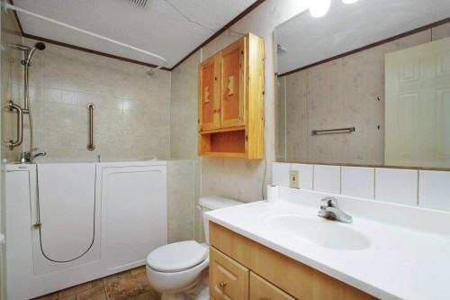 Rr 270, Rural Red Deer County, AB - Indoor Photo Showing Bathroom