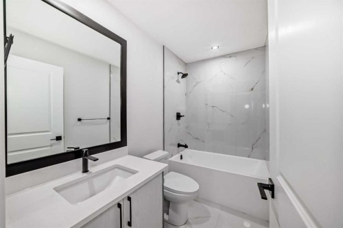 19 Lavelle Close, Red Deer, AB - Indoor Photo Showing Bathroom