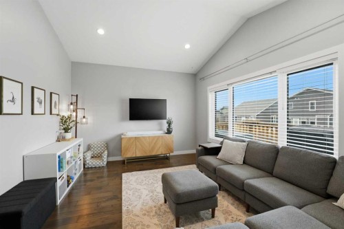 17 Vermont Close, Blackfalds, AB - Indoor Photo Showing Living Room
