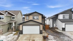 17 Vermont Close  Blackfalds, AB T4M 0L7