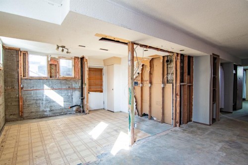 5914 56 Avenue, Red Deer, AB - Indoor Photo Showing Other Room