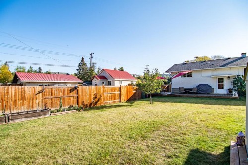 5914 56 Avenue, Red Deer, AB - Outdoor