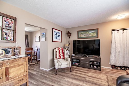 5914 56 Avenue, Red Deer, AB - Indoor Photo Showing Living Room