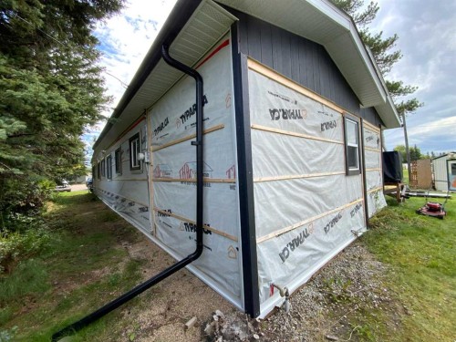 23 Mobile Drive Ne, Three Hills, AB 