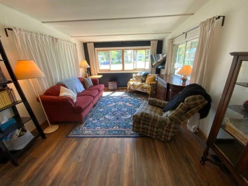 23 Mobile Drive Ne, Three Hills, AB 