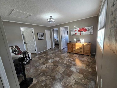 4916 49 Street, Botha, AB - Indoor Photo Showing Other Room