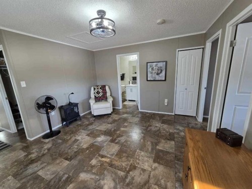 4916 49 Street, Botha, AB - Indoor Photo Showing Other Room