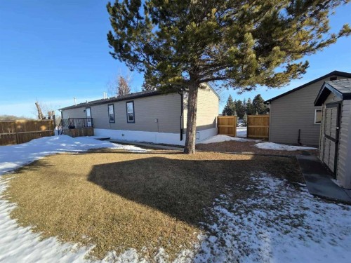 4916 49 Street, Botha, AB - Outdoor