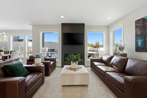 20 Ellington Crescent, Red Deer, AB - Indoor Photo Showing Living Room