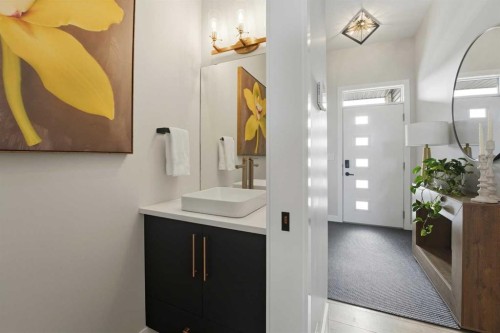 20 Ellington Crescent, Red Deer, AB - Indoor Photo Showing Bathroom