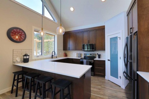 351 Elizabeth Avenue, Nordegg, AB - Indoor Photo Showing Kitchen With Upgraded Kitchen