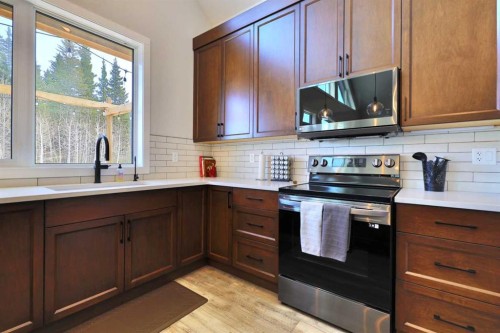 351 Elizabeth Avenue, Nordegg, AB - Indoor Photo Showing Kitchen
