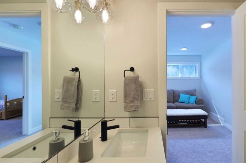 351 Elizabeth Avenue, Nordegg, AB - Indoor Photo Showing Bathroom