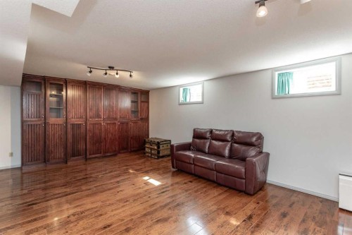 606 Pigeon Close, Pelican Point, AB - Indoor