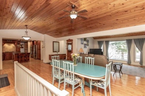 606 Pigeon Close, Pelican Point, AB - Indoor Photo Showing Dining Room