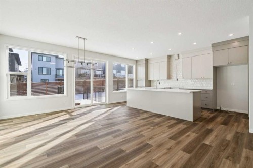 28 Calhoun Rise Ne, Calgary, AB - Indoor Photo Showing Kitchen