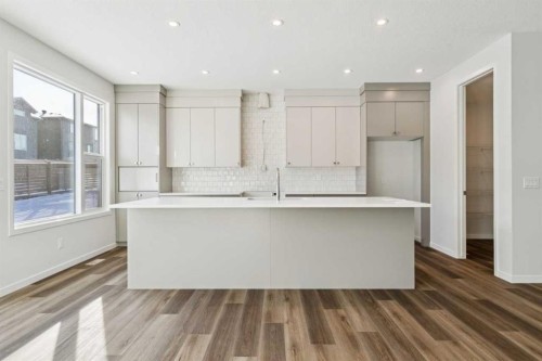 28 Calhoun Rise Ne, Calgary, AB - Indoor Photo Showing Kitchen