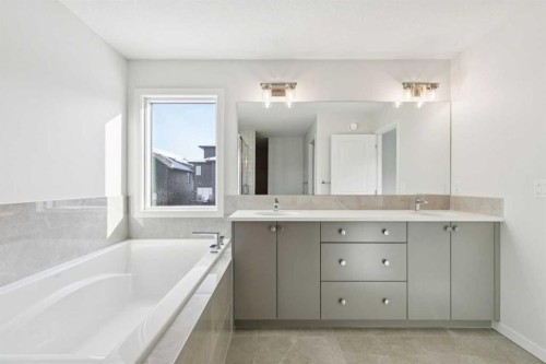 28 Calhoun Rise Ne, Calgary, AB - Indoor Photo Showing Bathroom