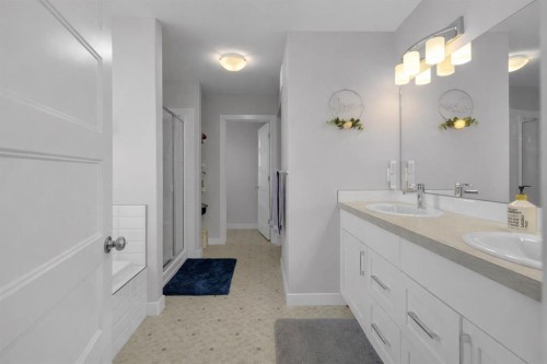 204 Augustus Way, Penhold, AB - Indoor Photo Showing Bathroom