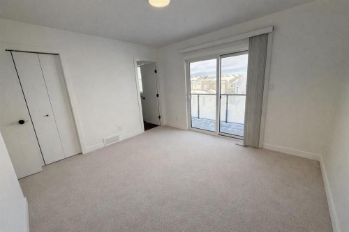 18 Violet Point, Sylvan Lake, AB - Indoor Photo Showing Other Room