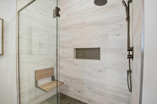 10 Twin Rose Court, Jarvis Bay, AB - Indoor Photo Showing Bathroom