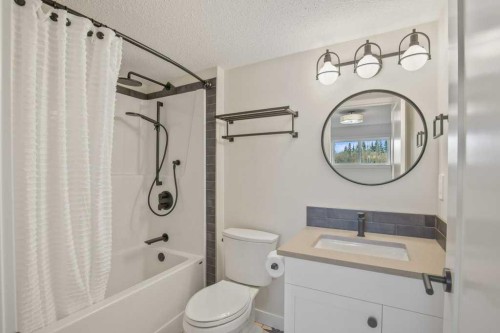 10 Twin Rose Court, Jarvis Bay, AB - Indoor Photo Showing Bathroom