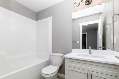55 Everson Close, Red Deer, AB - Indoor Photo Showing Bathroom