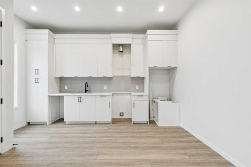 572 Belmont Heath Sw, Calgary, AB - Indoor