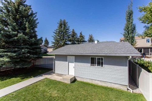 34 Bruns Bay, Lacombe, AB 