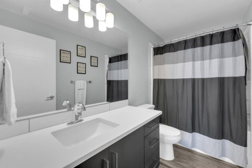 40 Evergreen Way, Red Deer, AB - Indoor Photo Showing Bathroom