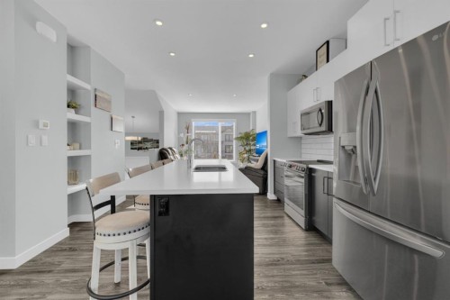 40 Evergreen Way, Red Deer, AB - Indoor Photo Showing Kitchen With Stainless Steel Kitchen With Upgraded Kitchen