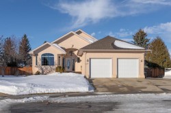 616 Park Ridge Close  Camrose, AB T4V 4P1