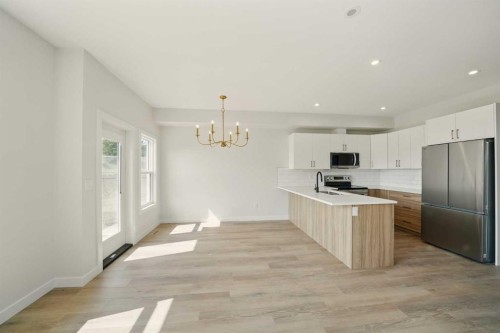 57 Pinnacle Close, Blackfalds, AB - Indoor Photo Showing Kitchen