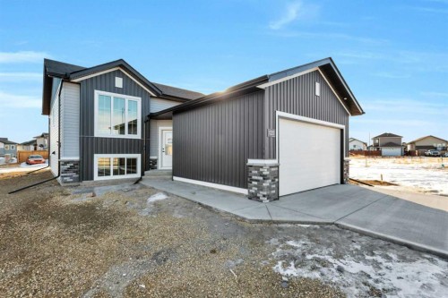120 Hampton Crescent, Sylvan Lake, AB - Outdoor
