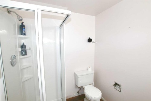 97 Cunningham Crescent, Red Deer, AB - Indoor Photo Showing Bathroom