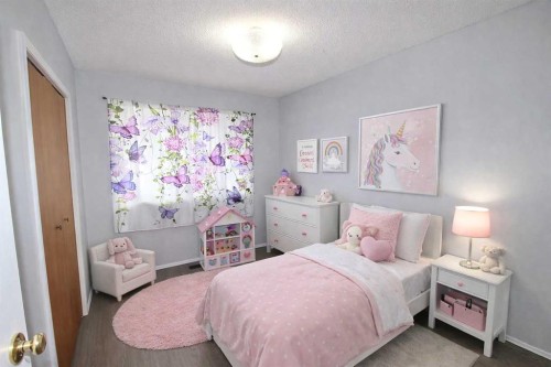 97 Cunningham Crescent, Red Deer, AB - Indoor Photo Showing Bedroom